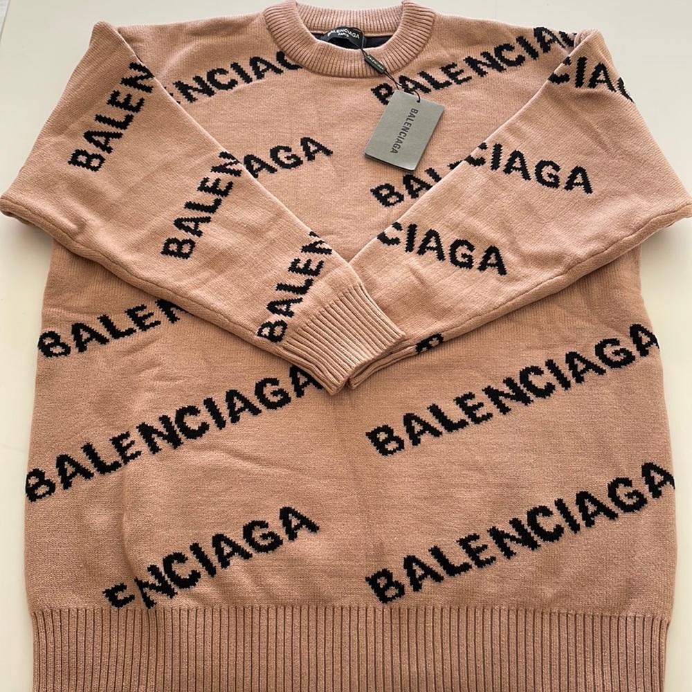 New with tags Balenciaga Khaki sweater size XL